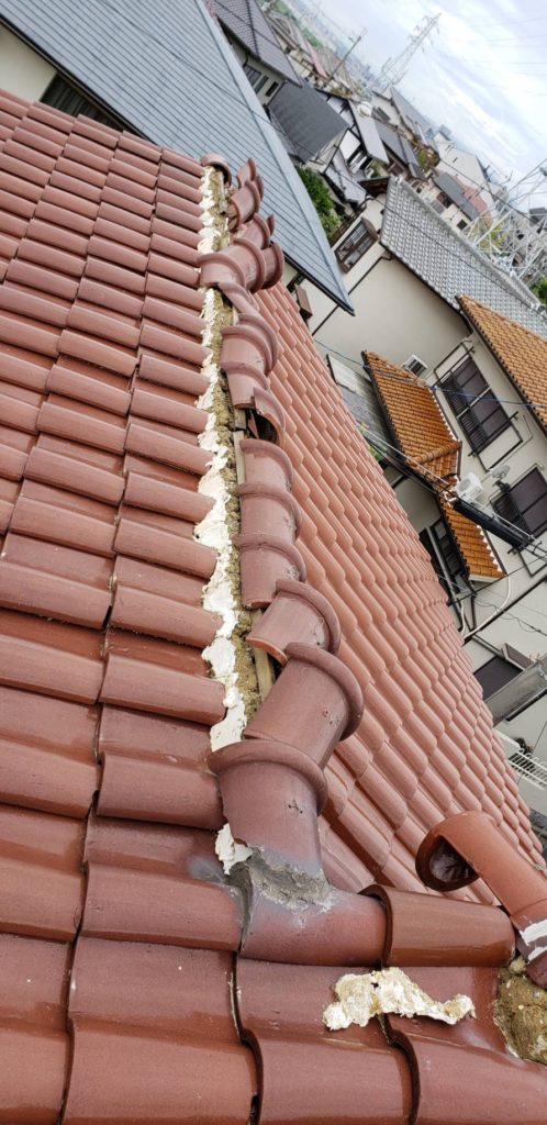 向日市で、台風で屋根瓦に被害。屋根修理は、京都で安い丁寧と評判のグローアップへ